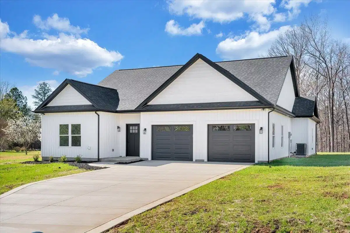 Image 1: 380 Parford Lane