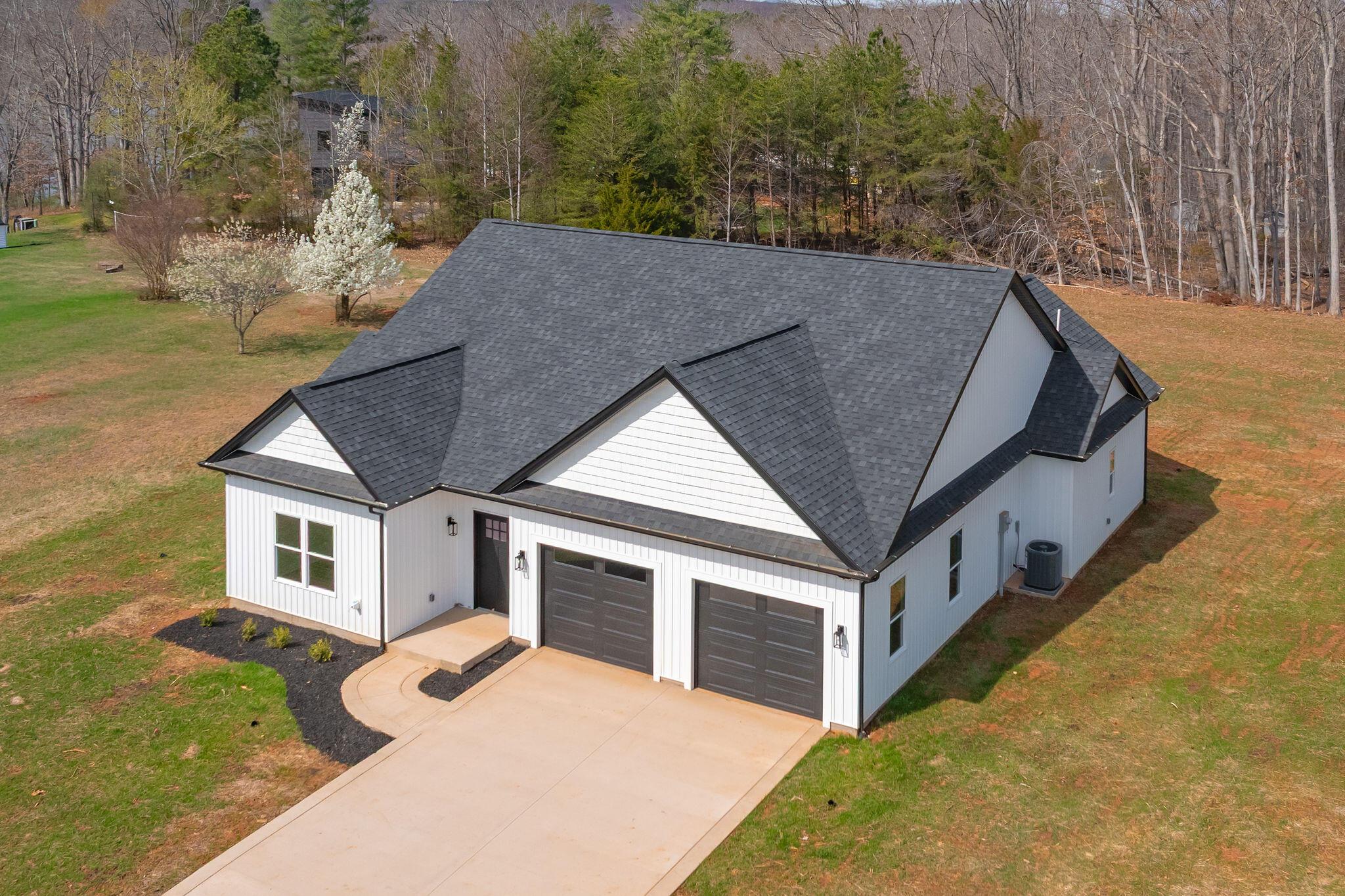 Image 3: 380 Parford Lane