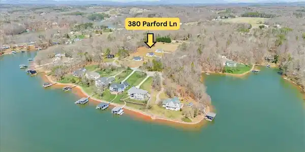 Image 4: Close to the water