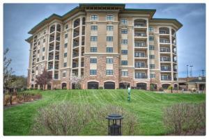 100 Bridgewater Pointe PL Unit #605