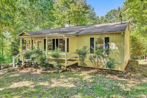 108 Hickory Lake LN