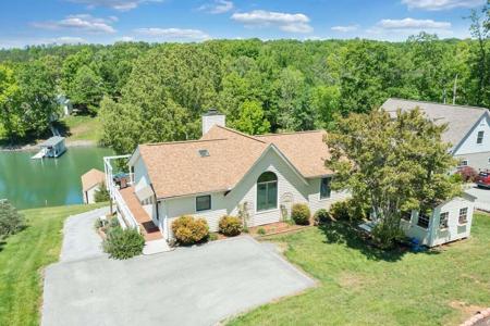 118 Pebble Brook LN