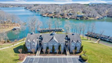 305 S Pointe Shore DR