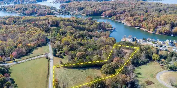 Image 2: 02-LOT 6 Isle of Pines-2