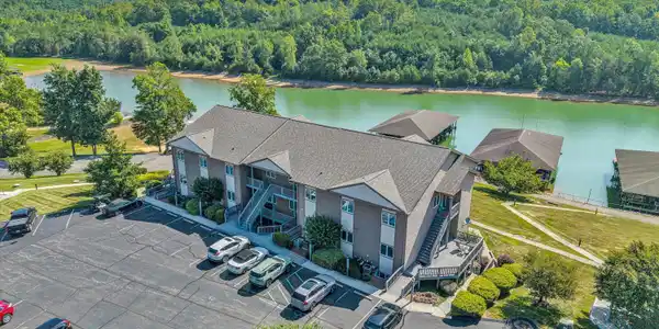 1137 Mariners WAY