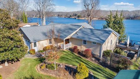 428 Long Island DR