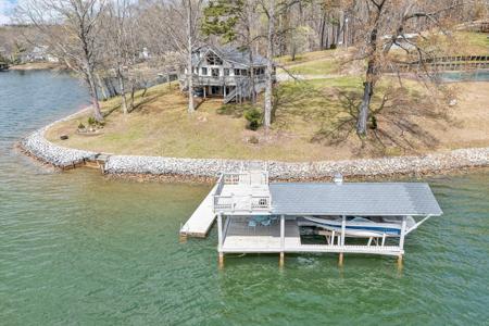 1154 Acorn DR
