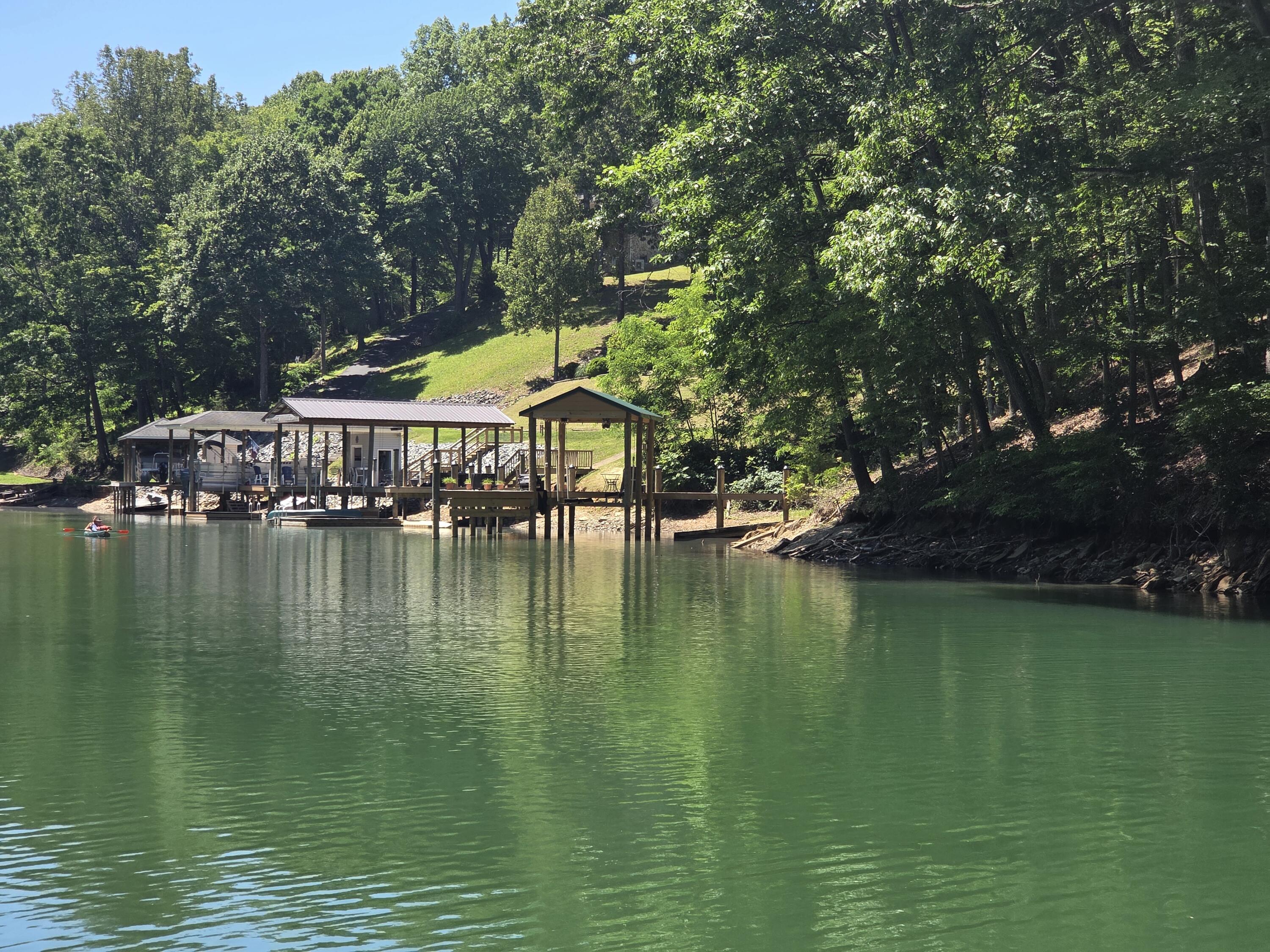 Image 4: Boatdock with Jet Ski lift
