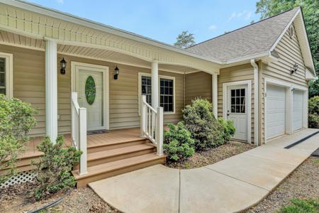 5 Walnut Landing CIR