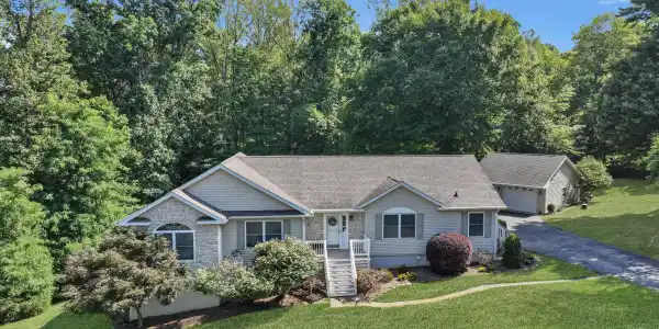 401 Whisperway RD