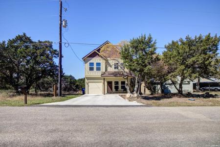 1577 Whispering Hills