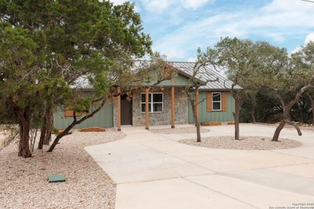 526 Eastview