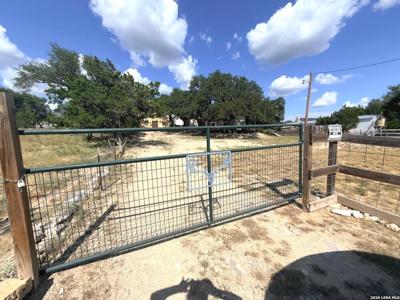 1071 CYPRESS DR