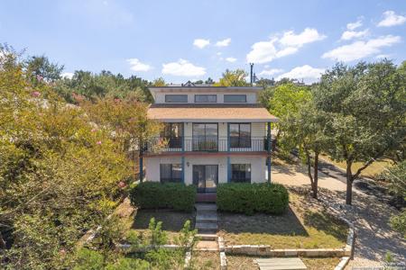 1021 Hillcrest Forest