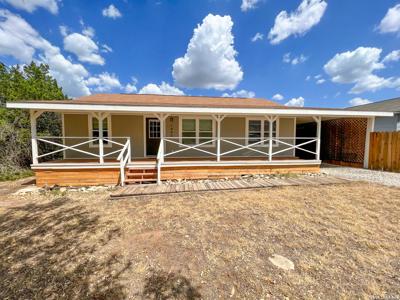 1440 LAURIE DR