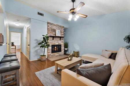 60 Oak Villa
