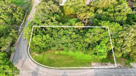 LOT 1 BLOCK 4 River Oaks Blvd