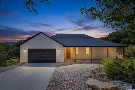 750 LA PALOMA DR
