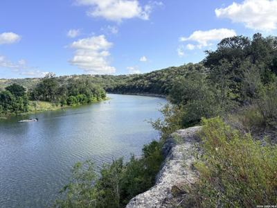 359 RIVER CLIFF PL