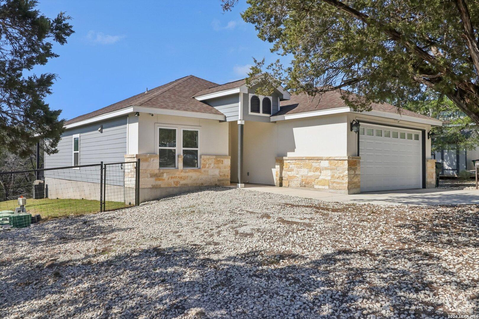 Image 4: Welcome to 218 Canyon View, in the hill country!