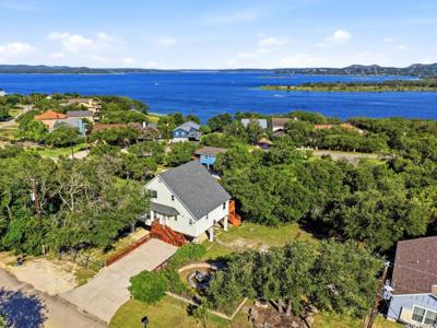 450 Stagecoach Dr