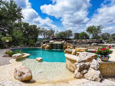 209 River Cliff Place
