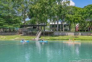 995 Lone Star Dr