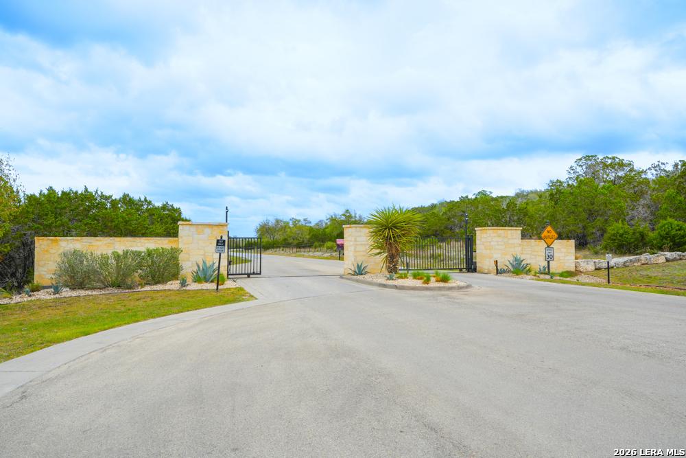 Image 3: Entry gate