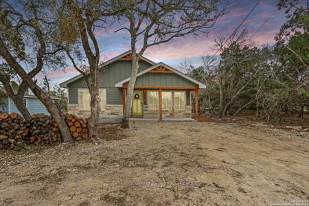 652 CANYON BEND