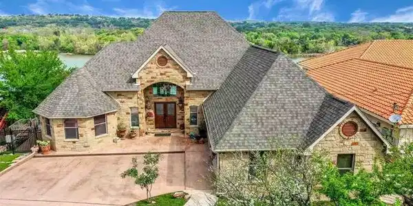 407 Del Mar Dr
