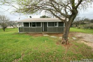 142 E Hickory