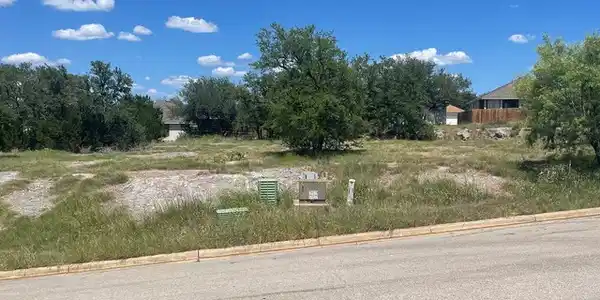 1307 Laurel Cove
