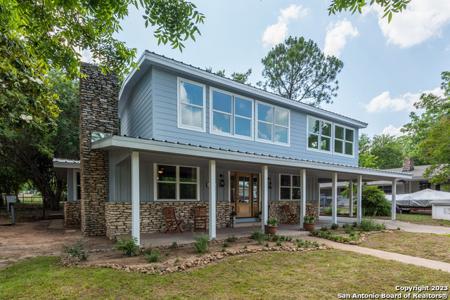 305 Riverside Dr