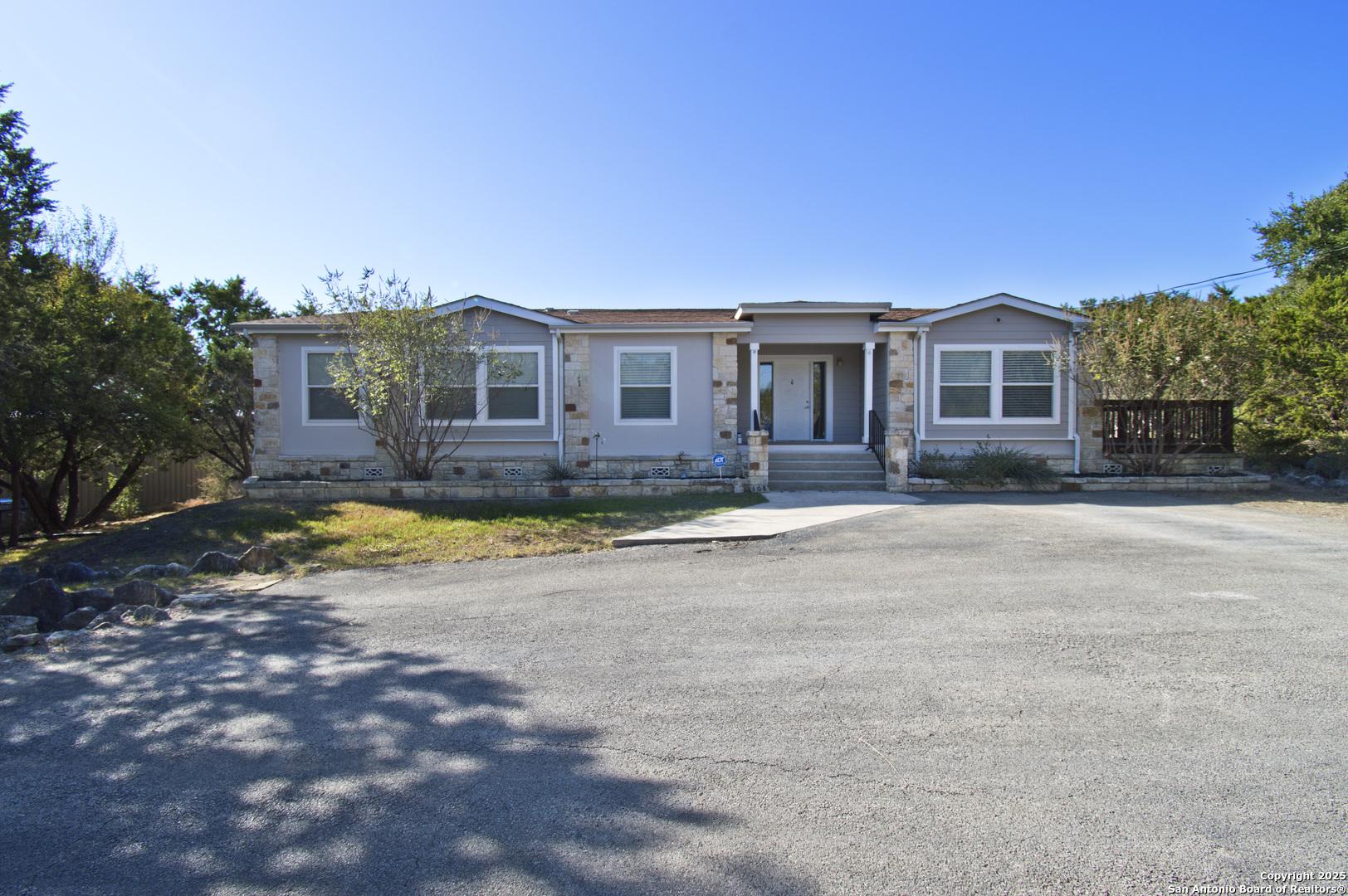 Image 2: 2520 Square feet!!!  4+ bedrooms!  3 full baths!