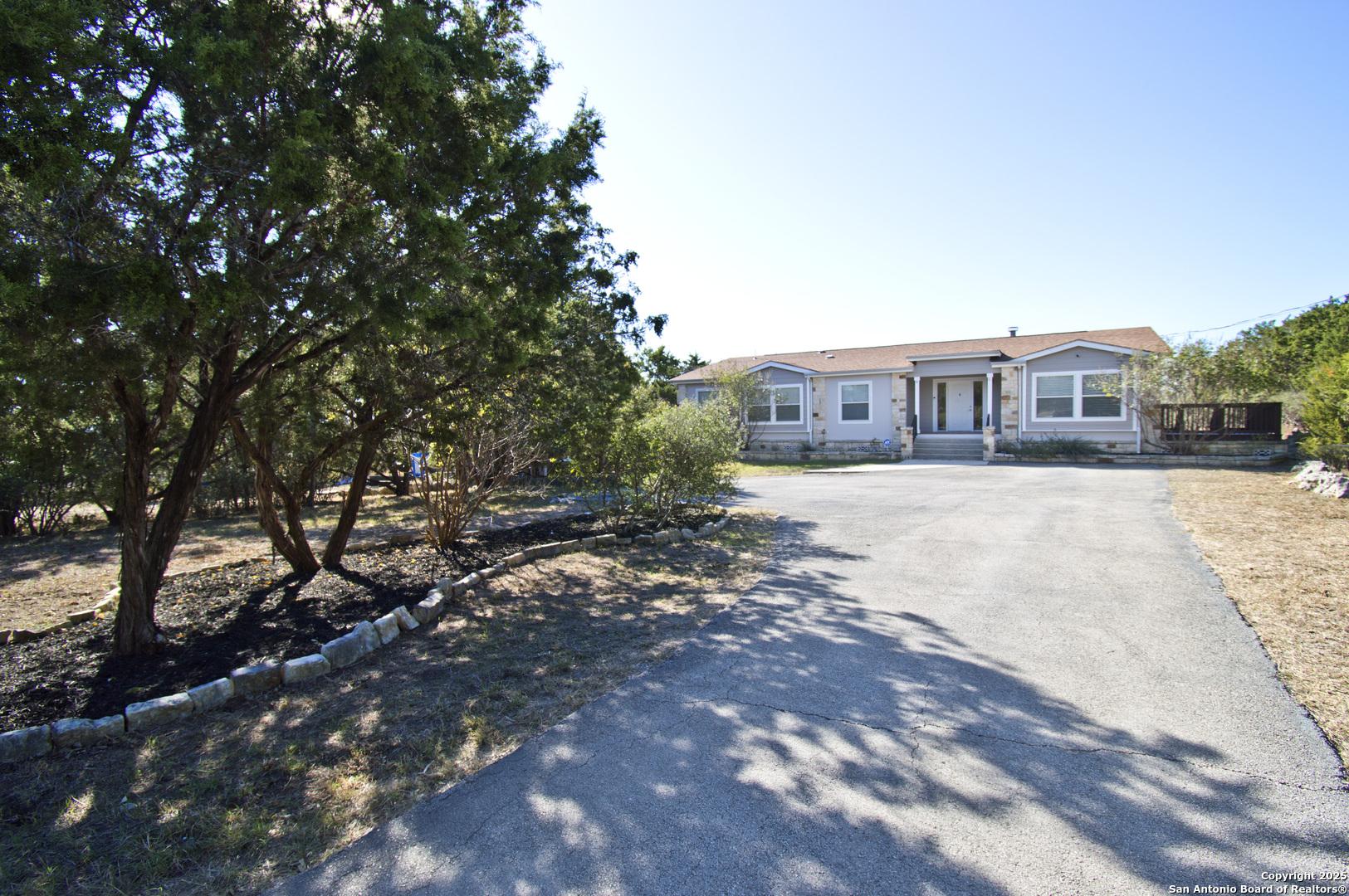Image 3: 2520 Sqft. 4 bed/3 bath with RV PARKING!!