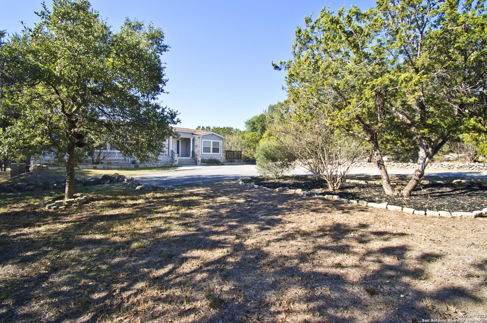 Image 4: Quiet private yard with space for your RV!