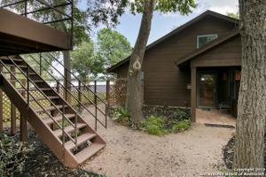 573 SKI LODGE RD
