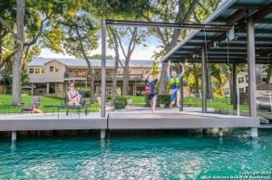 209 LAKE PLACID DR