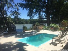1211 E Zipp Rd