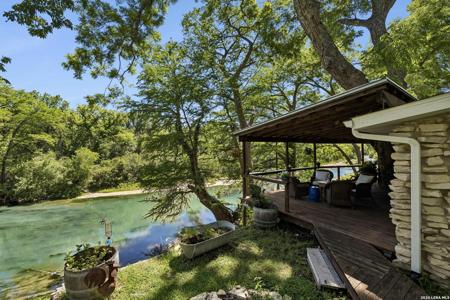 1520 Rocky River