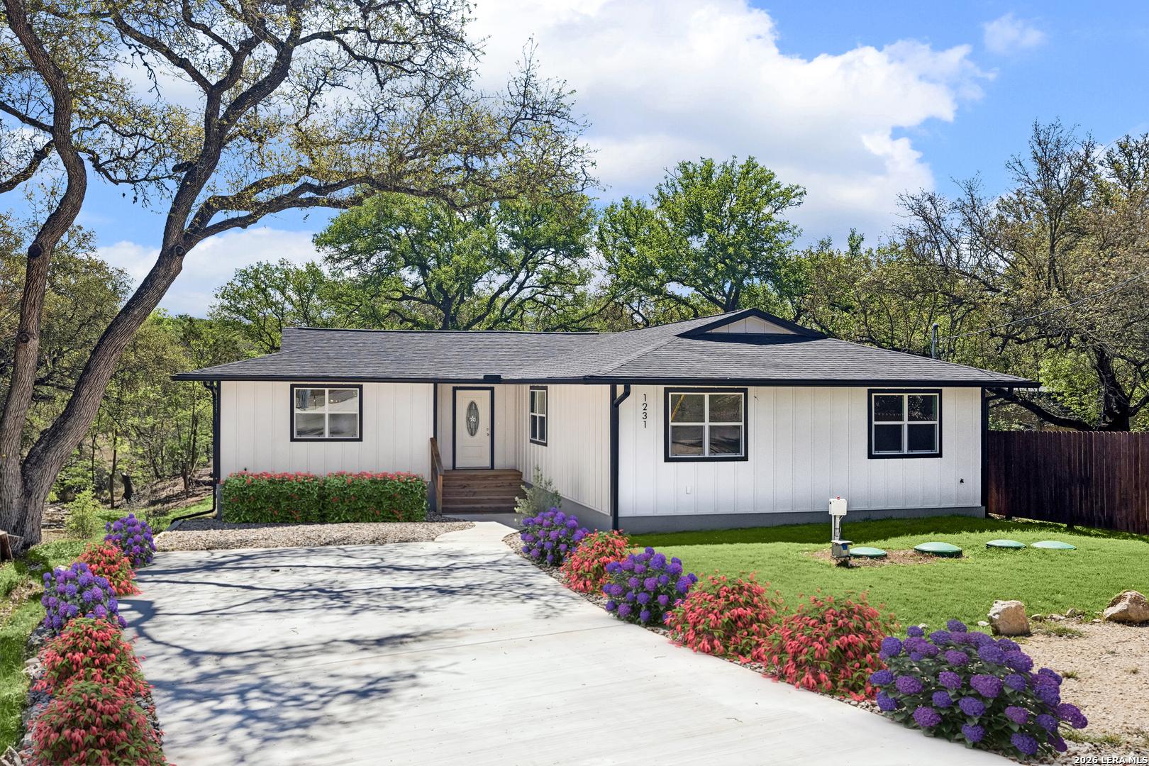 Image 2: Beautifully refreshed exterior with modern finishe