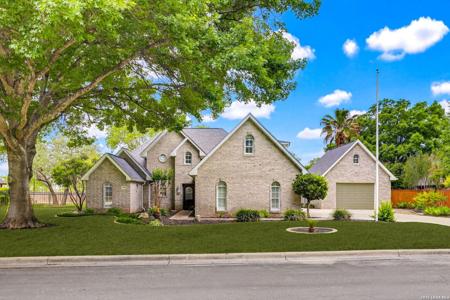 2206 South Abbey Loop