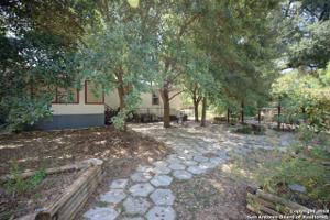 104 FOREST GLEN LN