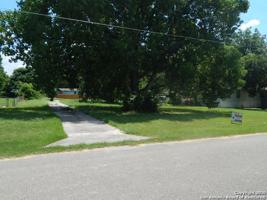 1637 Walnut Dr