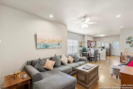 533 ADVANTAGE DR