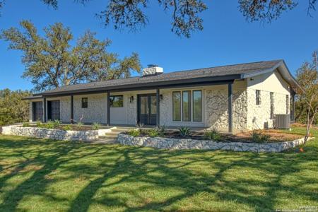 304 Crestwood Dr
