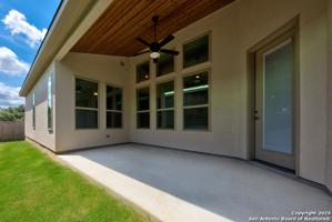 610 Pond Bluff