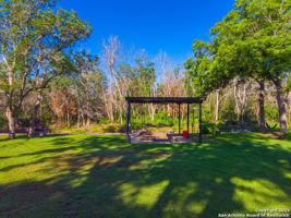 116 LAKESIDE DR