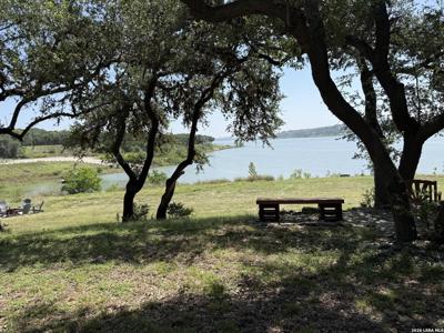 265 OAK HIDEAWAY DR
