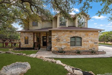 1126 Winding Creek